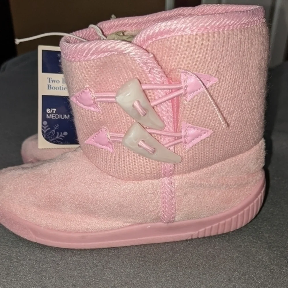 NWT Girls boots size med 6-7c pink‎ fleece lined toddlers
